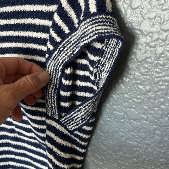 || Madewell || Sleeveless Striped Knit Shirt Navy and White Striped - Picture 4 of 11